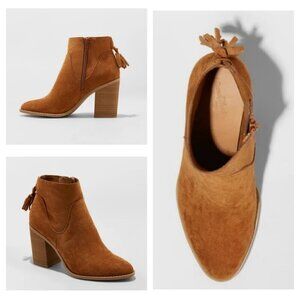 NWOT Universal Thread Women's Clare Heeled Booties